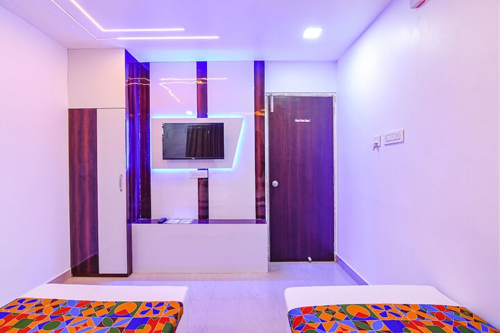 Room 11 of 36