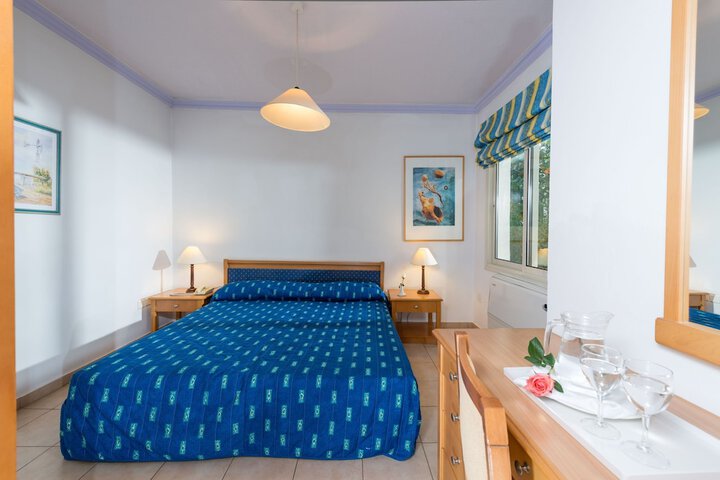 Room 13 of 73