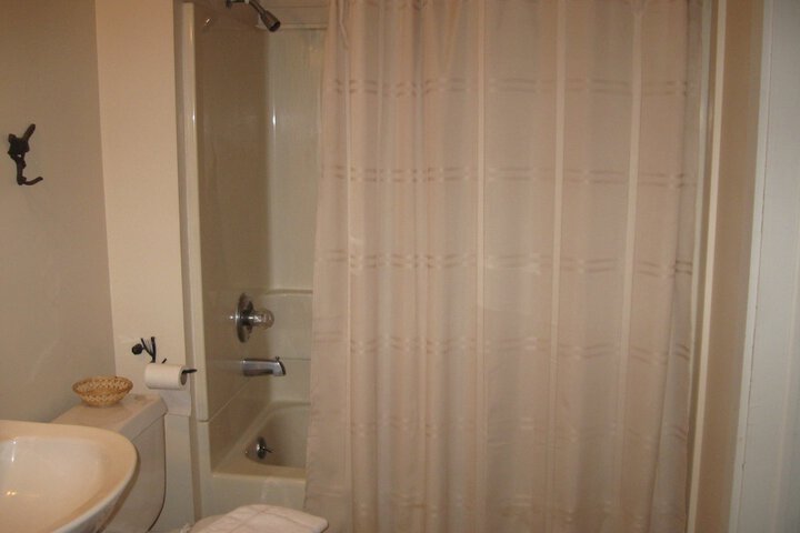 Room 14 of 16