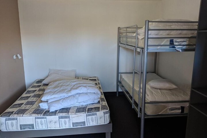 Room 16 of 39