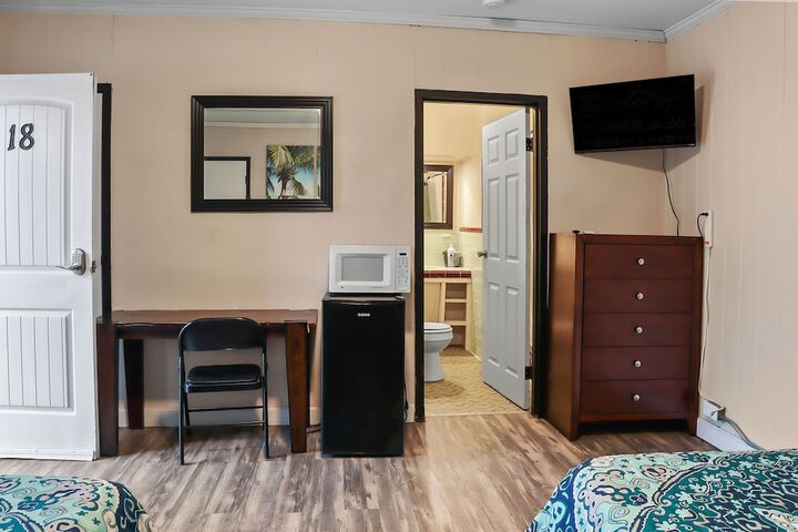 Room 4 of 38