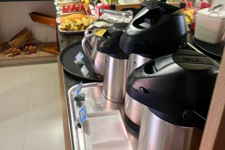 Breakfast/Coffee Service 20 of 24