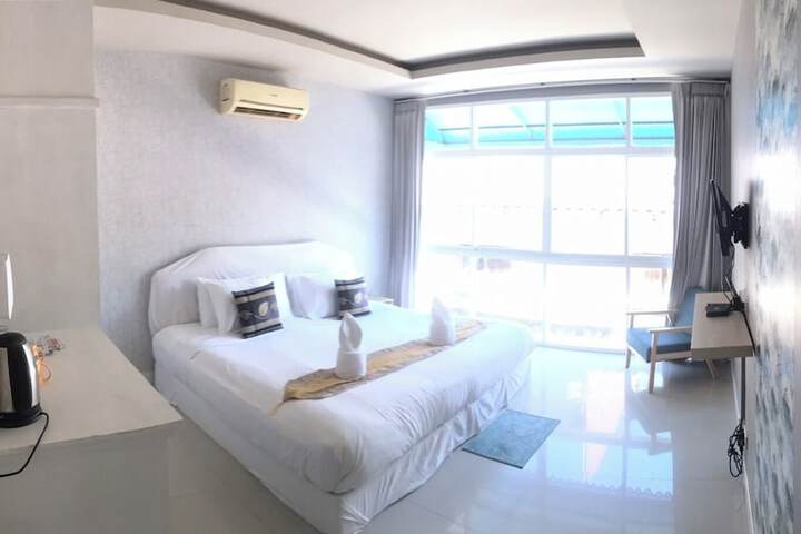 Room 12 of 62