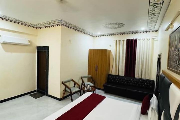 Room 6 of 15