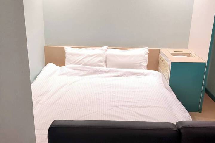 Room 6 of 22