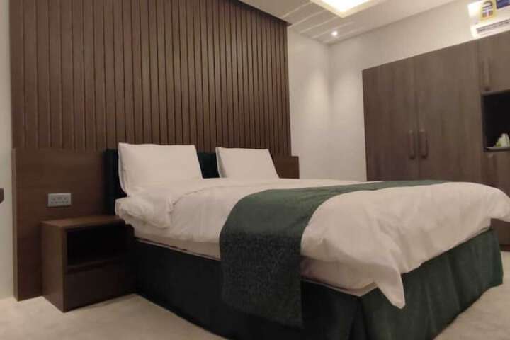 Room 9 of 26
