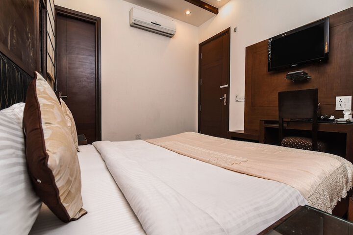 Room 4 of 22