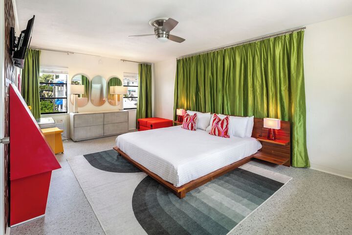 Room 3 of 47