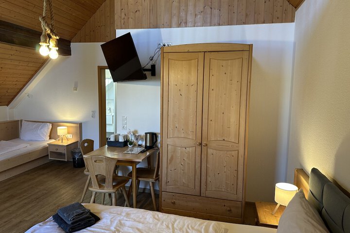 Room 34 of 85