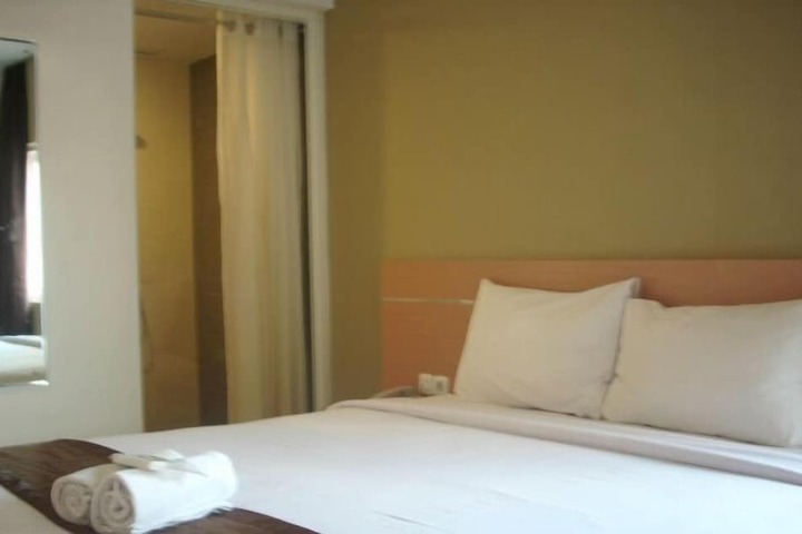 Room 4 of 38