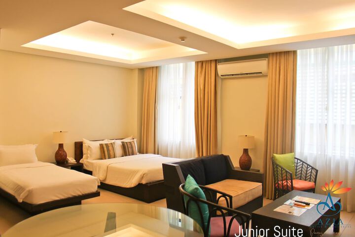 Room 3 of 33