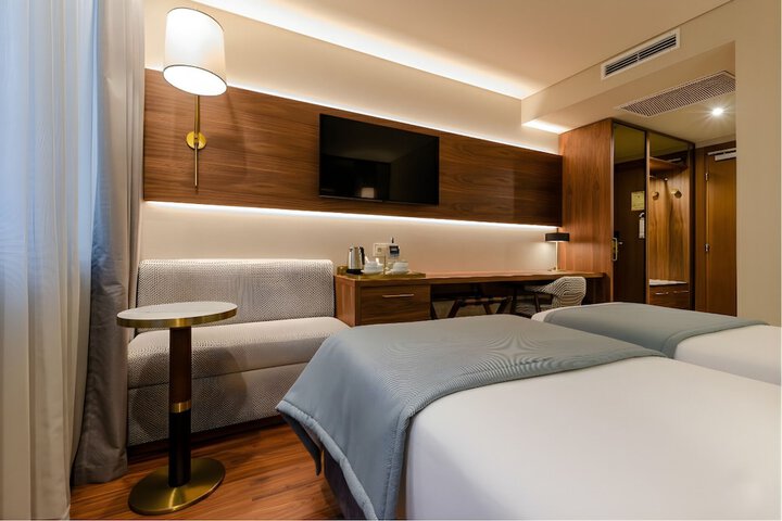 Room 40 of 92