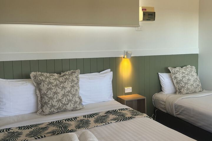 Room 9 of 27