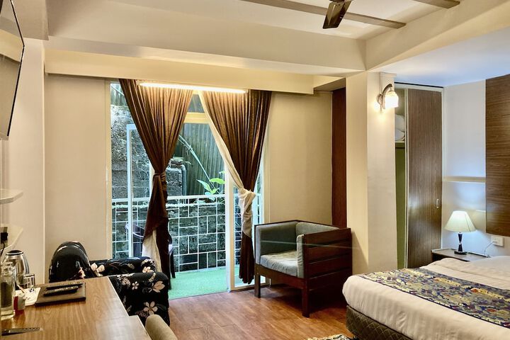 Room 32 of 61