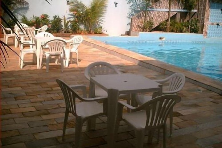 Hotel Pool