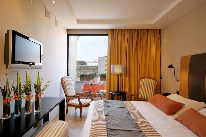 Room 30 of 82