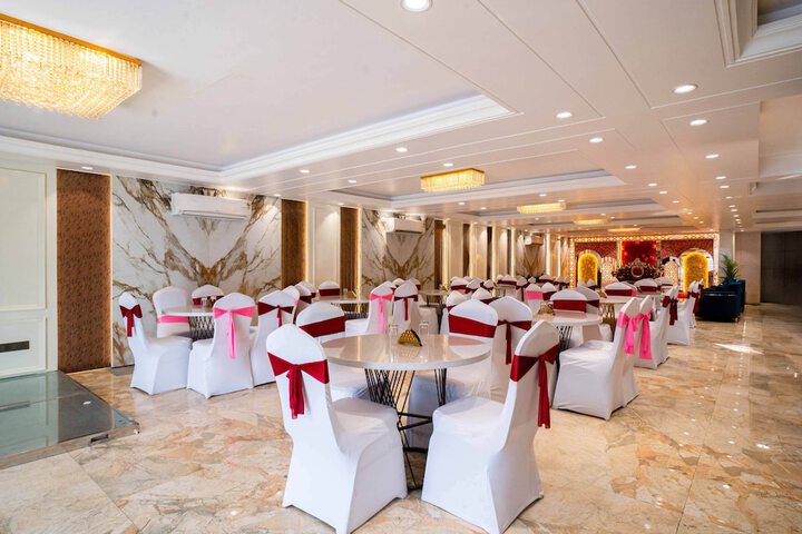 Ballroom/Hall 25 of 49