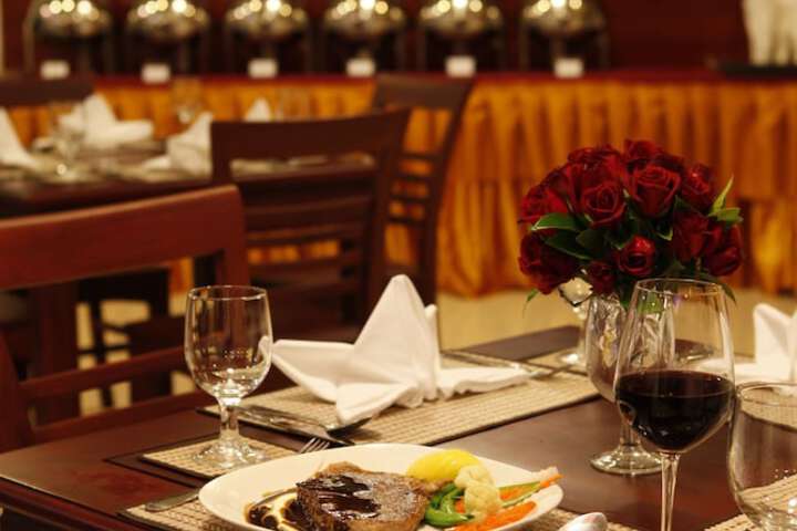 Dining 74 of 75
