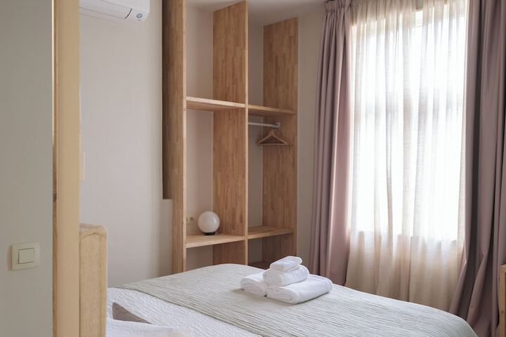 Room 12 of 30