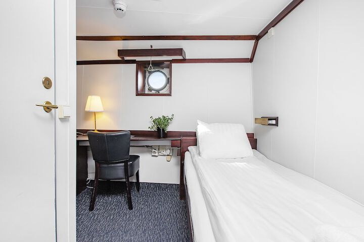 Room 3 of 66