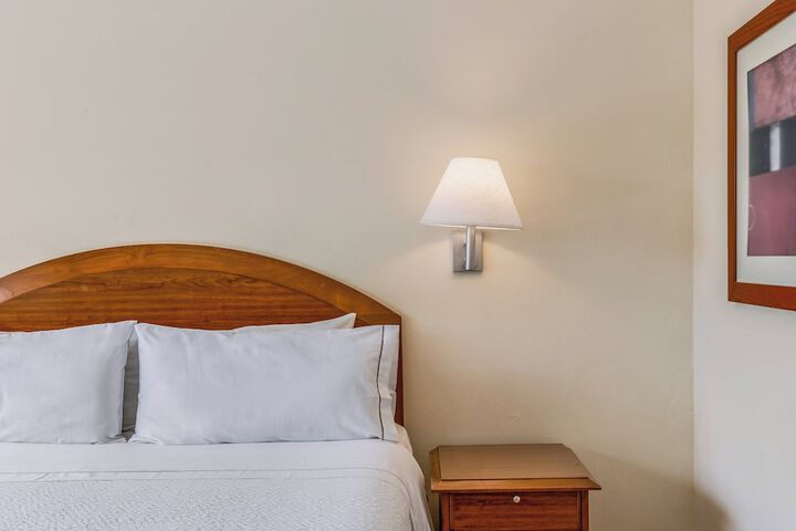 Room 4 of 34