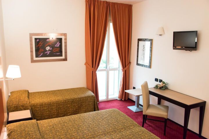 Room 12 of 31