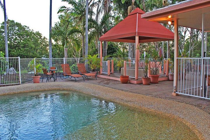 Hotel Pool