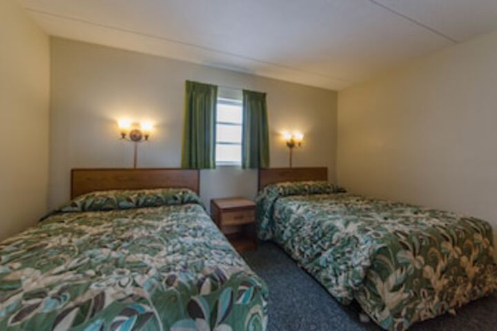 Room 43 of 216