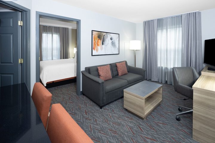 Room 4 of 25