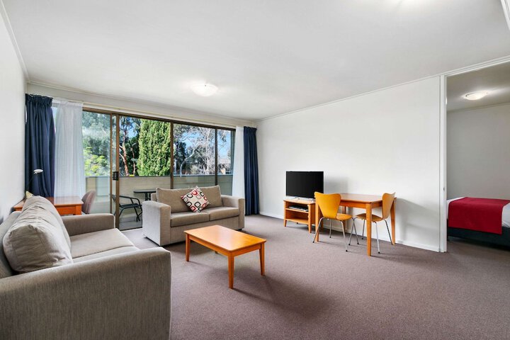 Room 10 of 40