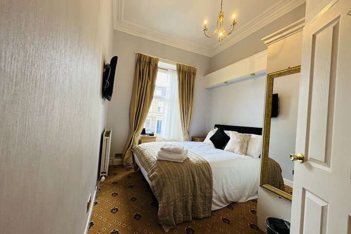 Room 20 of 25