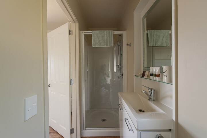 Room 14 of 32