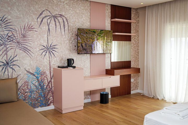 Room 38 of 120