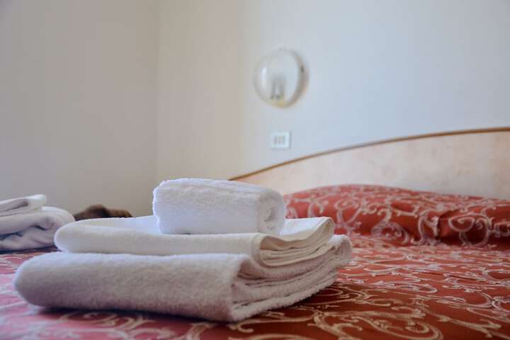 Room 30 of 38