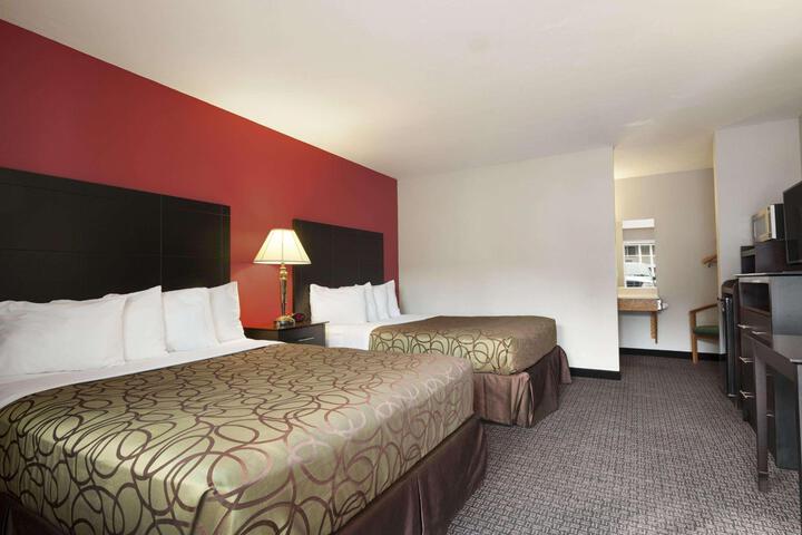 2 Queen Beds Second Floor (10 of 49)