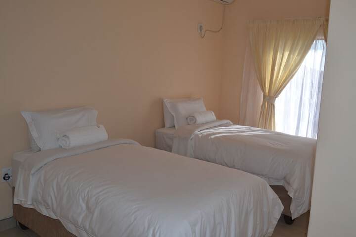 Room 6 of 11