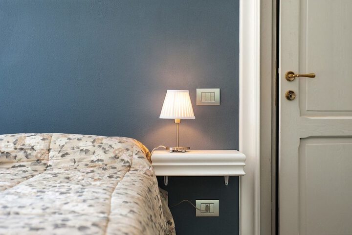 Room 7 of 16