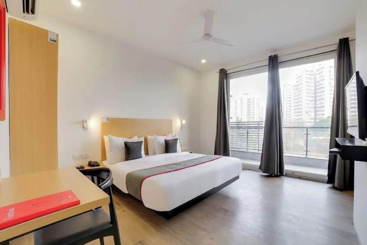 Room 2 of 8