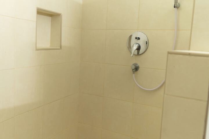Room 12 of 20