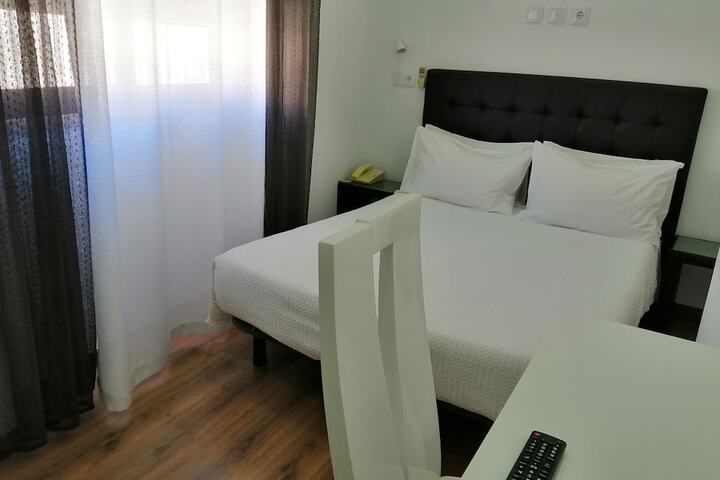Room 8 of 40
