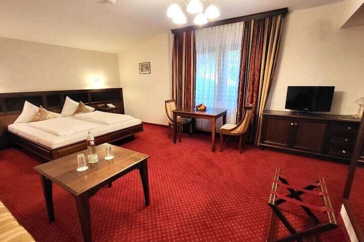 Room 9 of 119