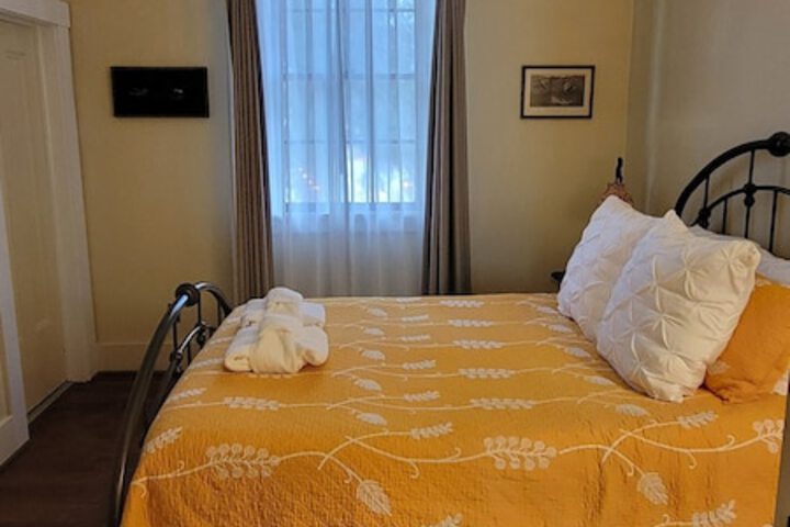 Room 11 of 44