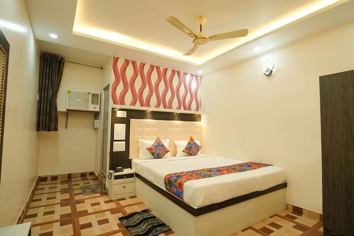 Room 10 of 26