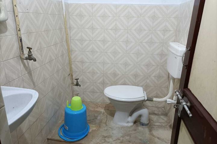 Room 7 of 14