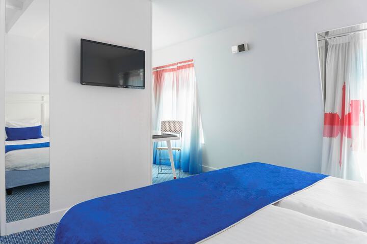 Room 18 of 114