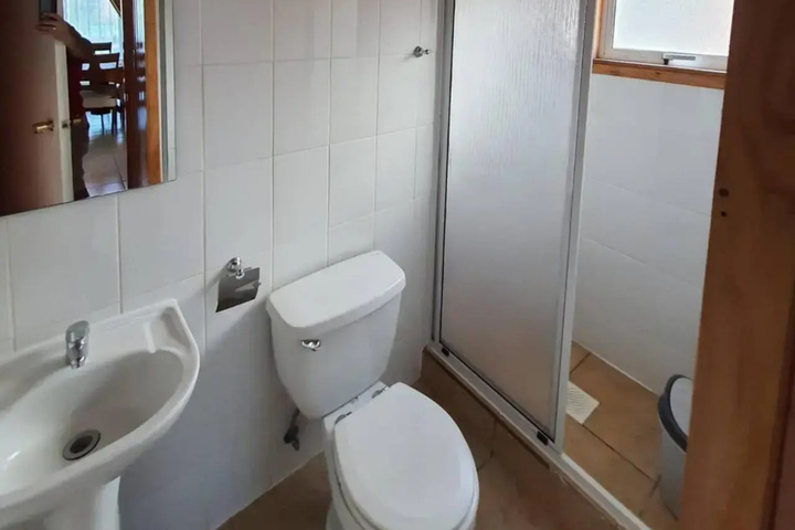 Room 6 of 11