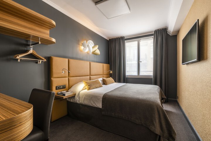 Room 11 of 69
