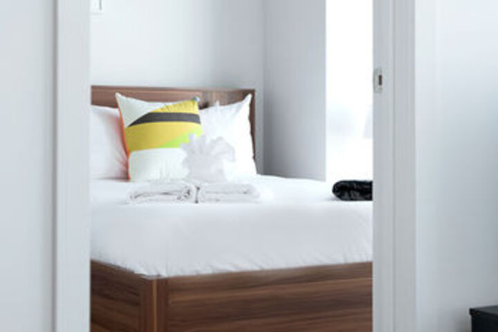 Room 7 of 18