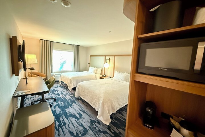 Room 6 of 42