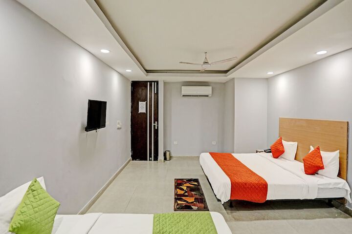 Room 16 of 19